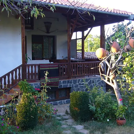 Гостевой дом With The Wooden Plough 2*