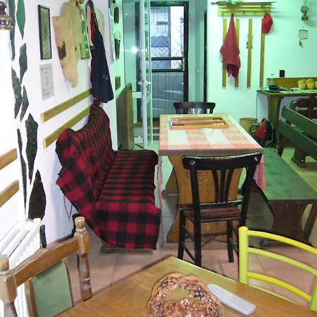 Guest house With The Wooden Plough