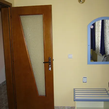 Guest house With The Wooden Plough 2*