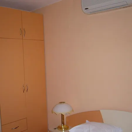 Guest house With The Wooden Plough 2*