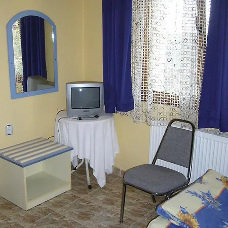 Guest house With The Wooden Plough